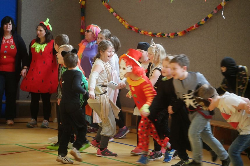 Neuer Turnraum in Gro&szlig;wechsungen eingeweiht