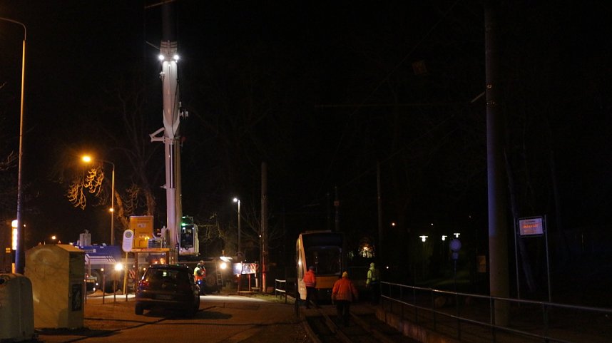 Entgleiste Stra&szlig;enbahn vor der Rothleimm&uuml;hle