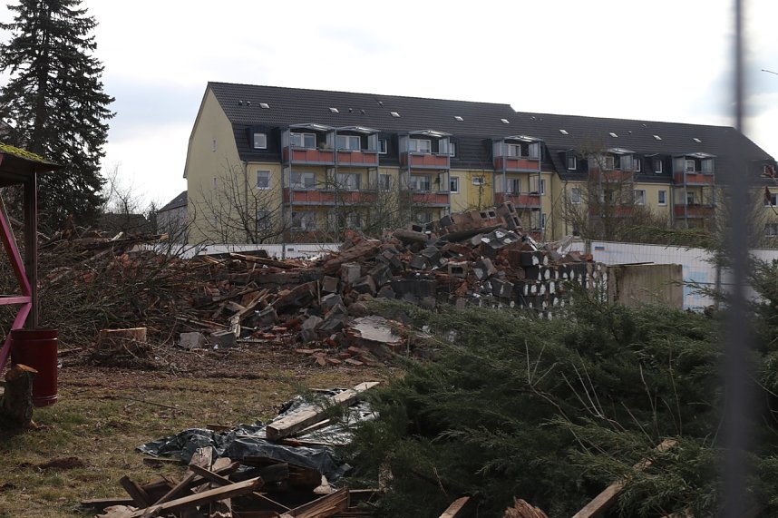 Abriss und Neubau statt Sanierung - das Humboldt Gymnasium wird abgerissen