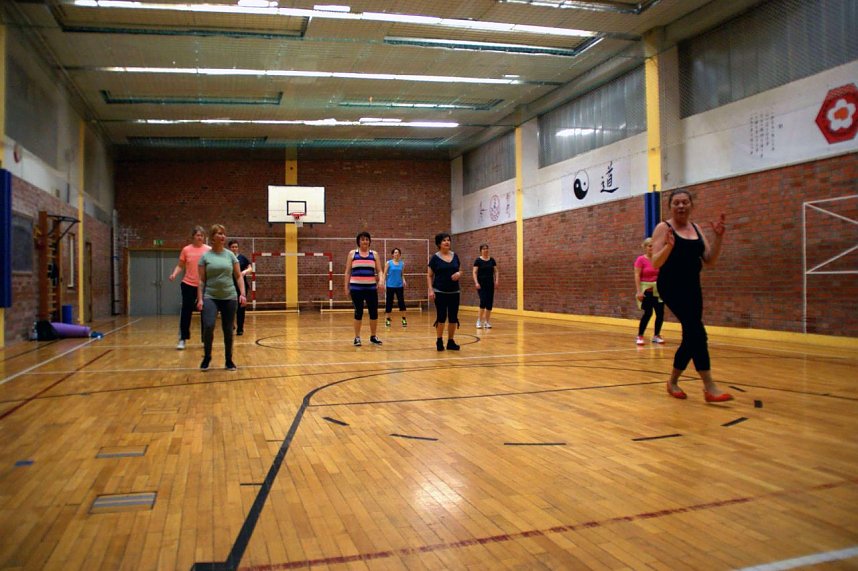 Vereint-getanzt-versammelt