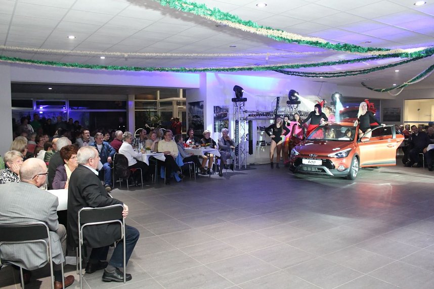 Kunden-Gala mit neuen Modellen