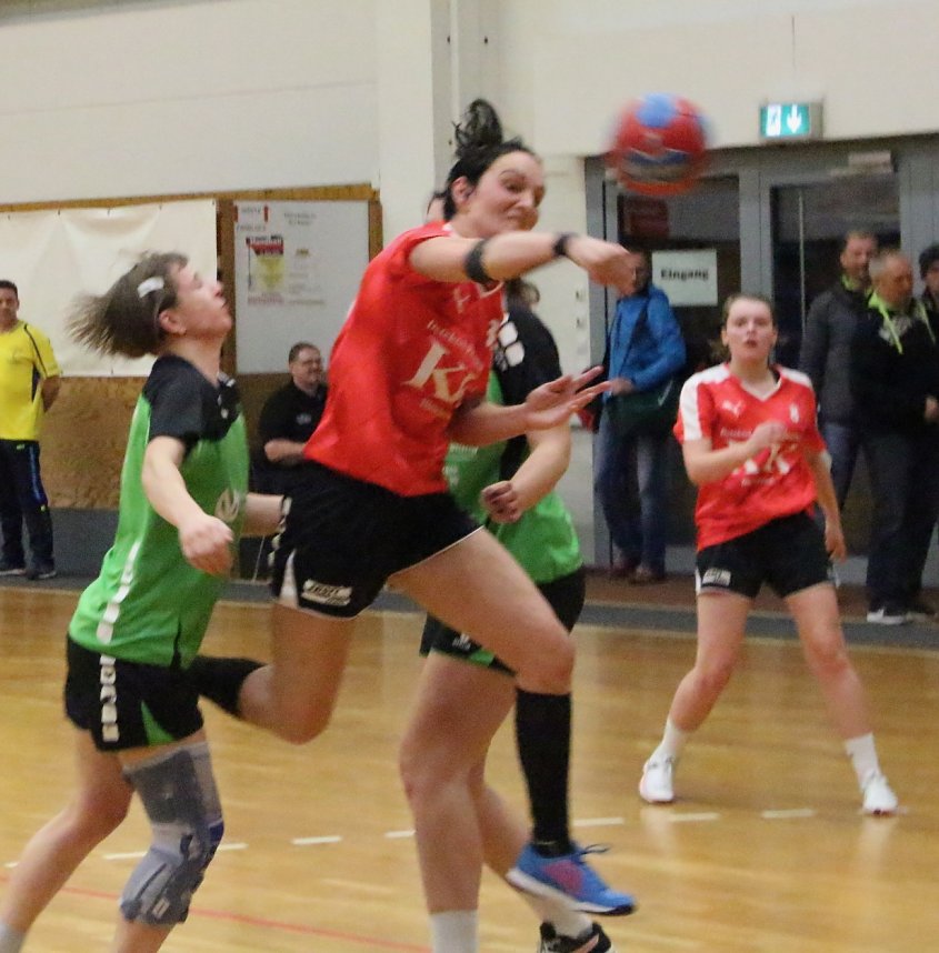 NSV Damen gewinnen knapp gegen den HSV Weimar