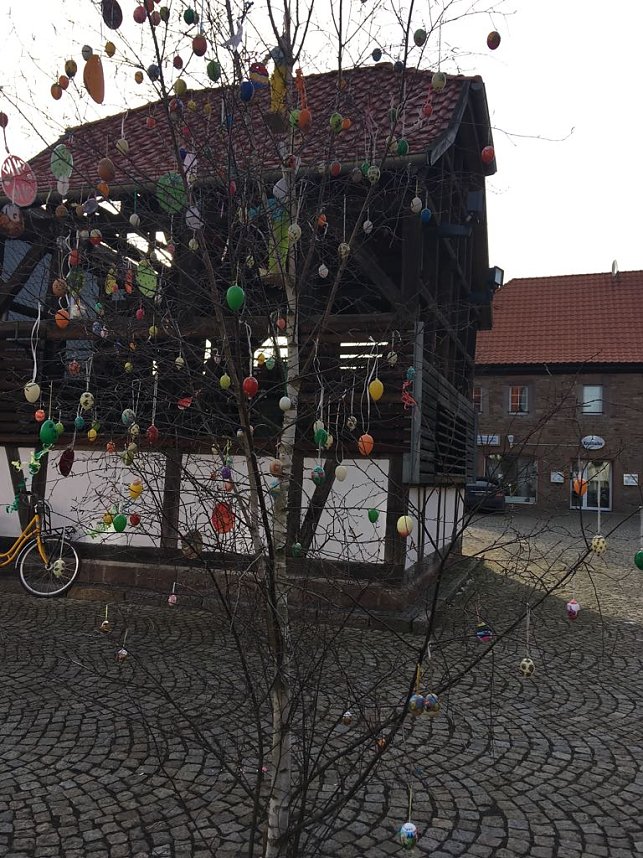 Osterbaum geschm&uuml;ckt