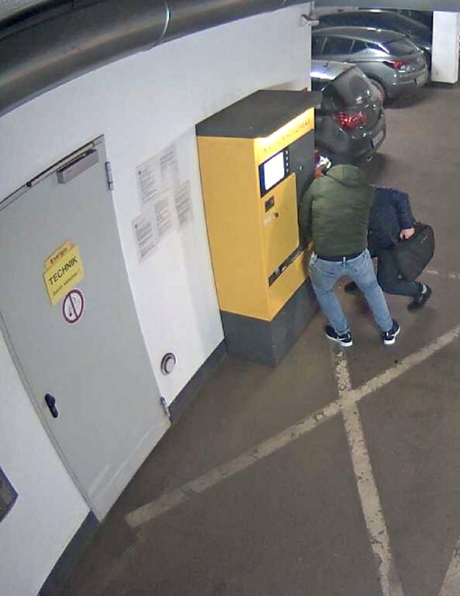 Wer kennt diese M&auml;nner?