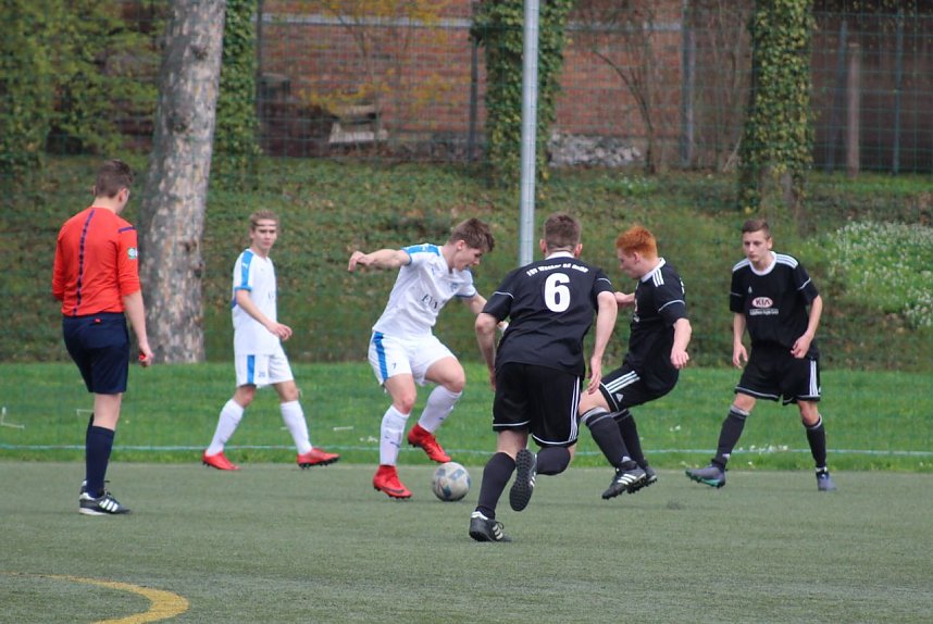 Mit wichtigem Schritt zum Staffelsieg