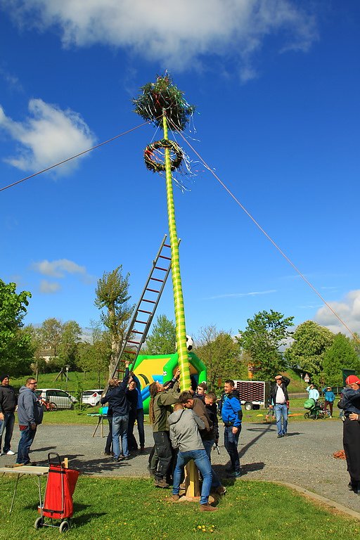 Maibaumsetzen in Wolkramshausen