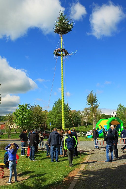 Maibaumsetzen in Wolkramshausen