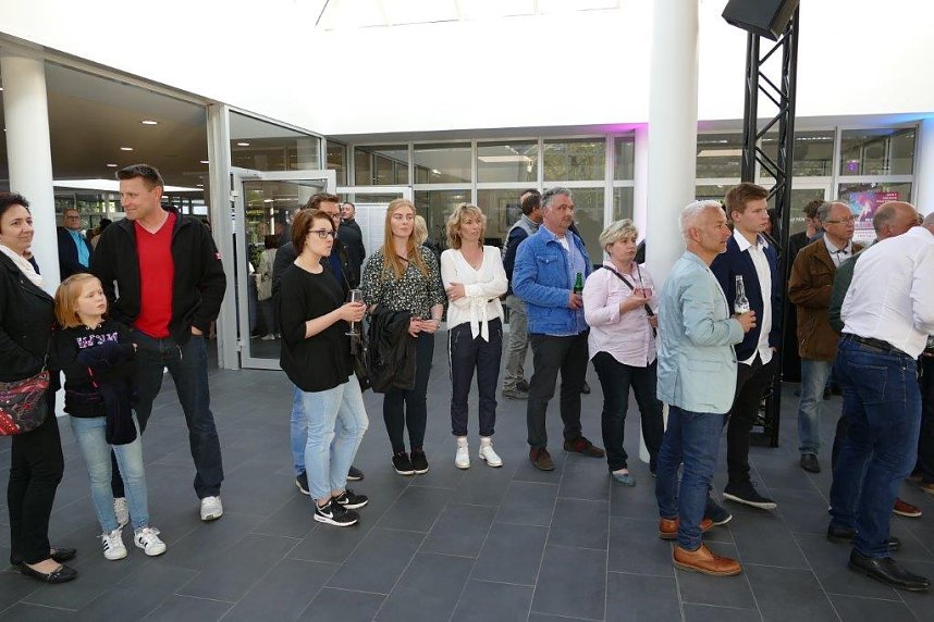 Afterwork-Party im Mercedes-Autohaus