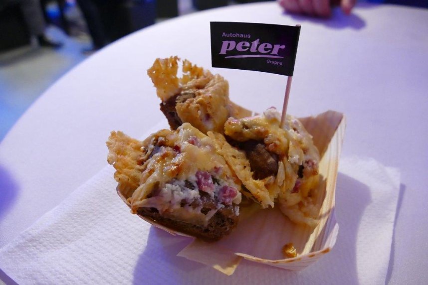 Afterwork-Party im Opel-Autohaus