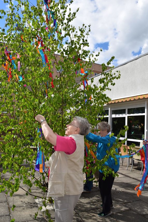 Fr&uuml;hlingsfest im Pflegeheim