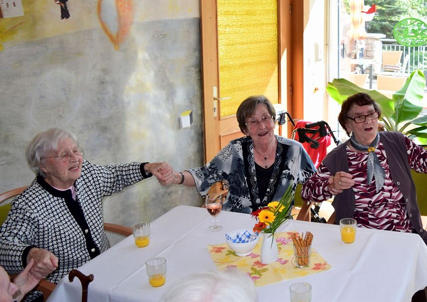 Fr&uuml;hlingsfest im Pflegeheim