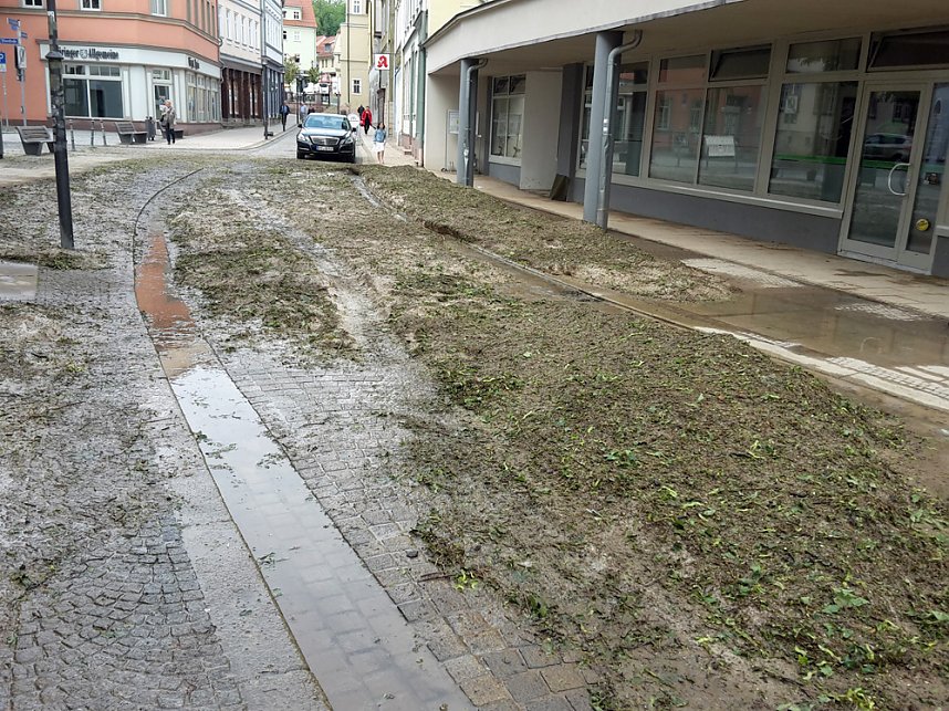 Aufr&auml;umarbeiten beginnen