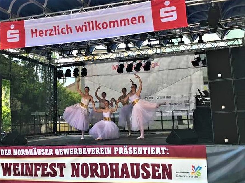 Viele Auftritte f&uuml;r Radevas Tanzeleven