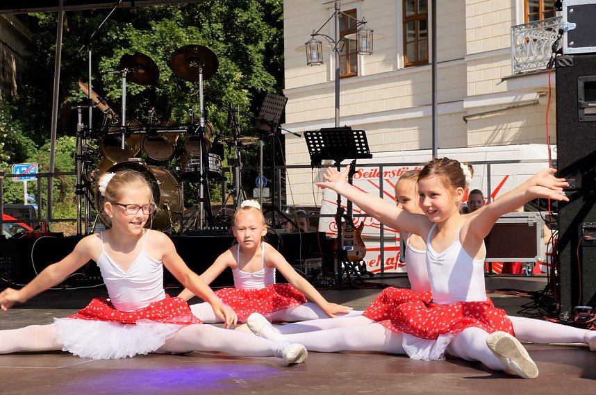 Viele Auftritte f&uuml;r Radevas Tanzeleven