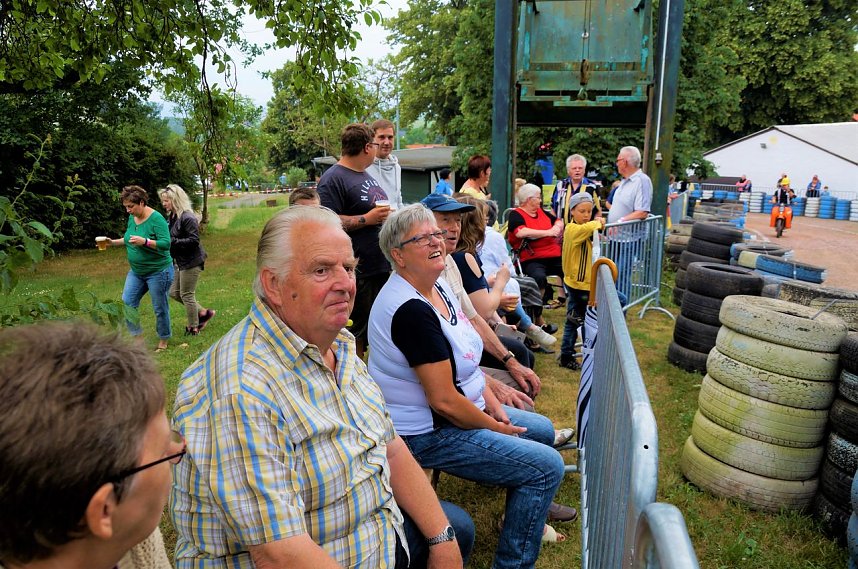 Qualmende Reifen und jede Menge Spa&szlig;