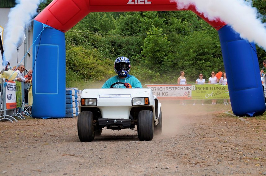 Qualmende Reifen und jede Menge Spa&szlig;