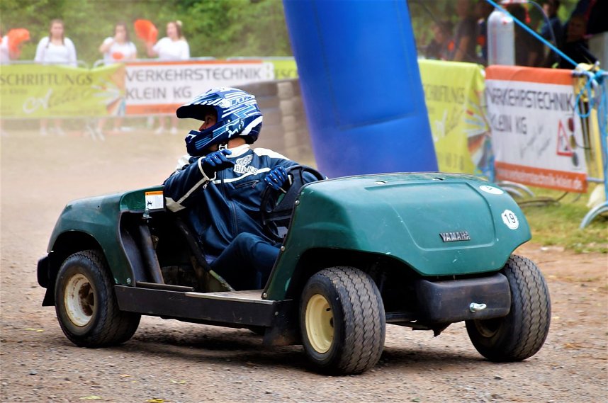 Qualmende Reifen und jede Menge Spa&szlig;