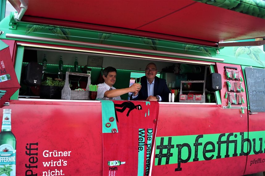 25. Jahre Marktkauf feiert mit Pfeffi-Bus