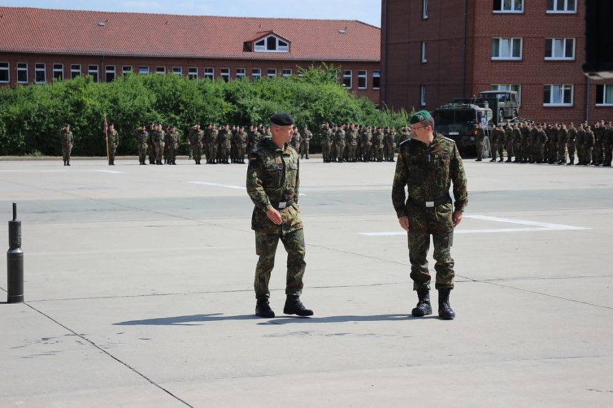 Einheiten der Bundeswehr verabschiedet