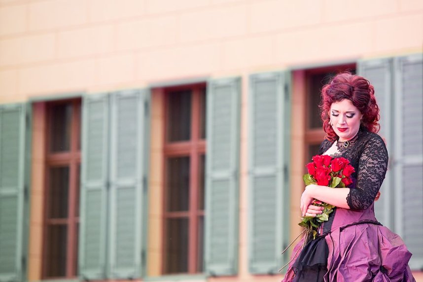 La traviata mit glanzvoller Premiere