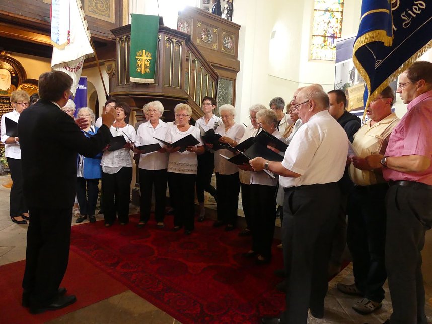 Festakt Goldener Kirchturm f&uuml;r W&uuml;lfingerode