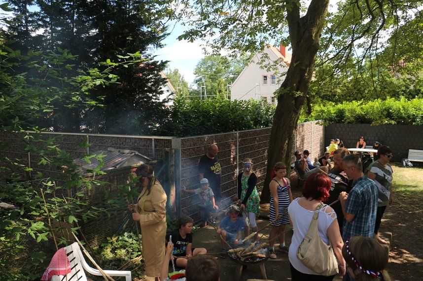 Zum Sommerfest konnte man sich am Familienzentrum gleich &uuml;ber zwei gro&szlig;z&uuml;gige Spenden freuen
