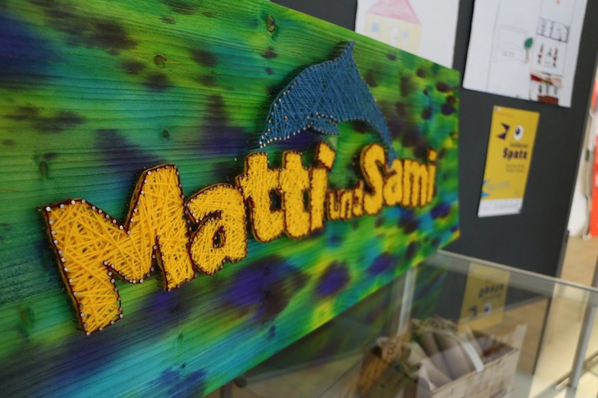 Traumh&auml;user gebaut - die Klasse 3a stellt ihre Kunstwerke jetzt in der Kreissparkasse aus