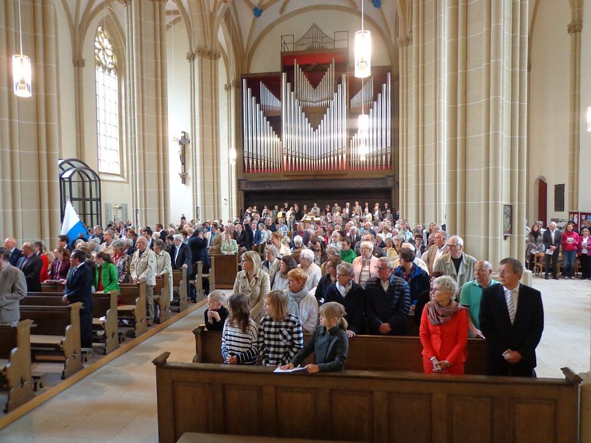 Festliches Hochamt mit Bischof Neymeyr im Nordh&auml;user Dom