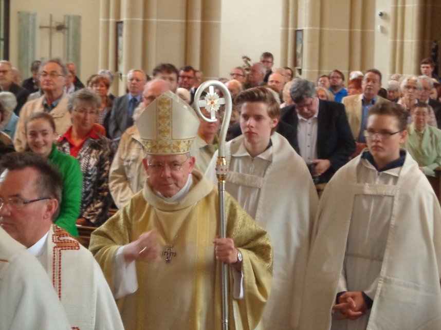 Festliches Hochamt mit Bischof Neymeyr im Nordh&auml;user Dom