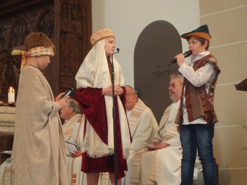 Festliches Hochamt mit Bischof Neymeyr im Nordh&auml;user Dom