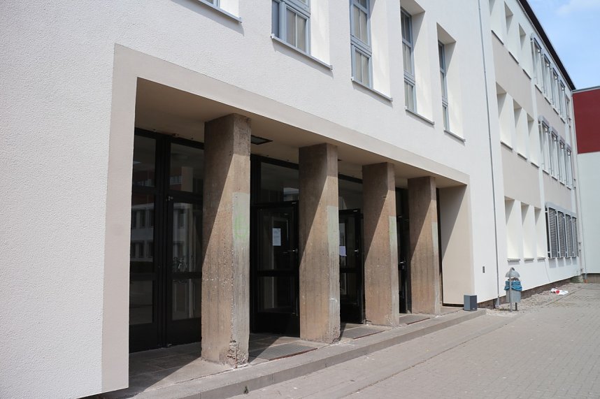 Auf die frische Fassade soll auch die Sanierung der Innenr&auml;ume des Friedrich-Schiller-Gymnasiums folgen