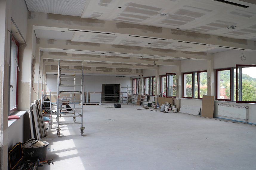 Auf die frische Fassade soll auch die Sanierung der Innenr&auml;ume des Friedrich-Schiller-Gymnasiums folgen