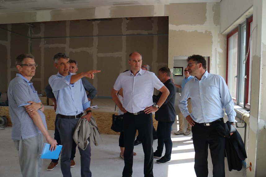 Auf die frische Fassade soll auch die Sanierung der Innenr&auml;ume des Friedrich-Schiller-Gymnasiums folgen