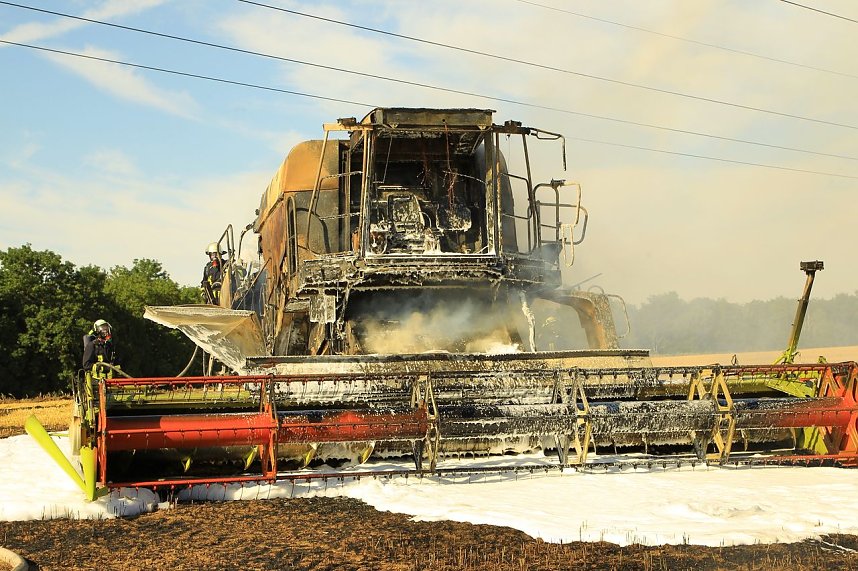 M&auml;hdrescher brannte aus