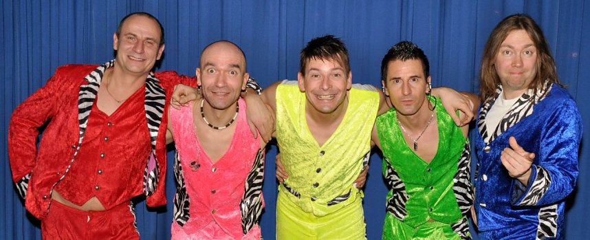 See in Flammen - mit dabei: T&auml;nzchentee