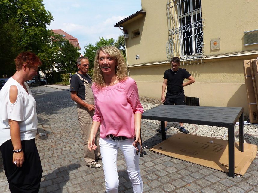 Neue Tische f&uuml;r das Kunsthaus