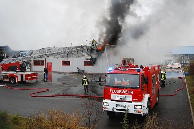 Dicke Rauchschwaden &uuml;ber Greu&szlig;en