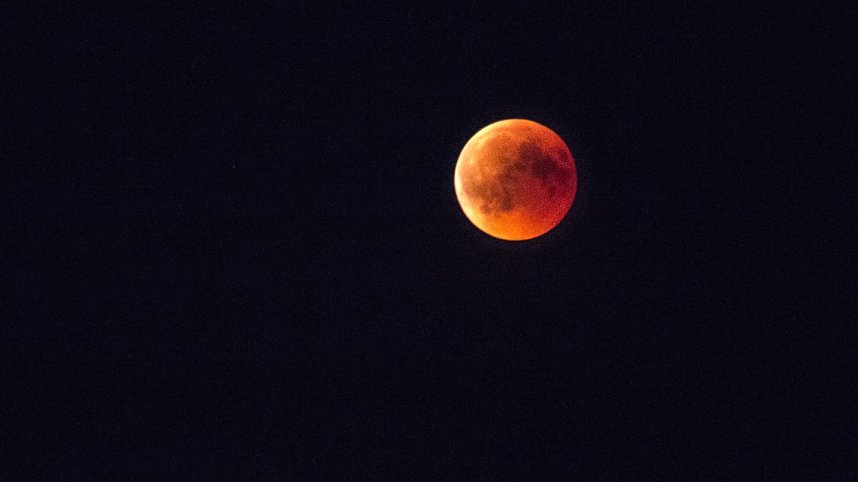 Blutmond &uuml;ber dem S&uuml;dharz