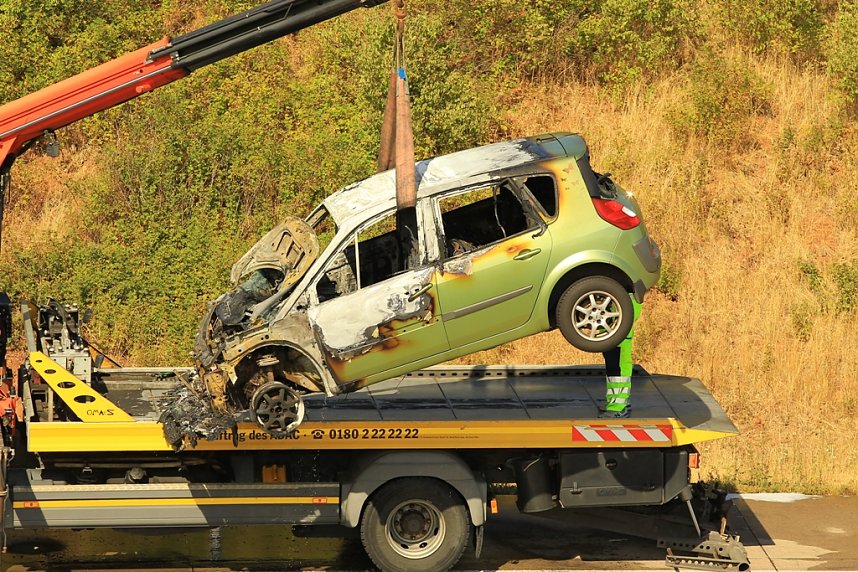 Feuerwehren im Einsatz auf der A38