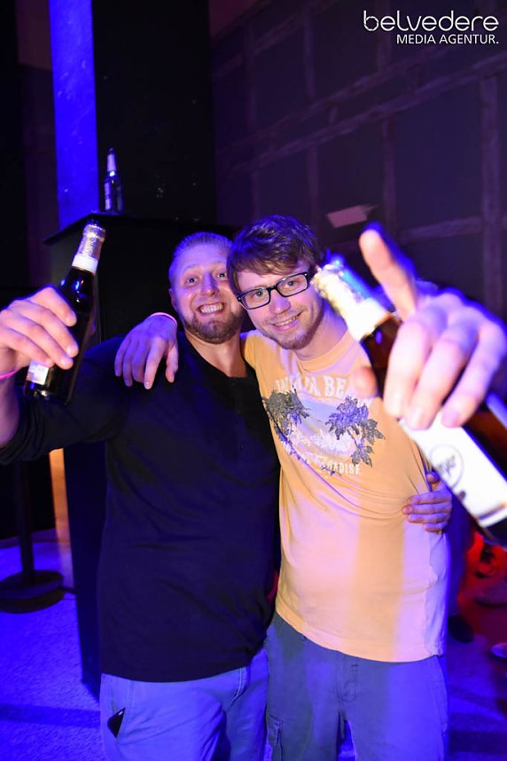 In den Sonntag hinein wurde in Nordhausen nicht nur auf den Pl&auml;tzen und Stra&szlig;e in der Innenstadt gefeiert, nach dem Ende Altstadtfest-Samstags ging es im Jugendclubhaus weiter... 