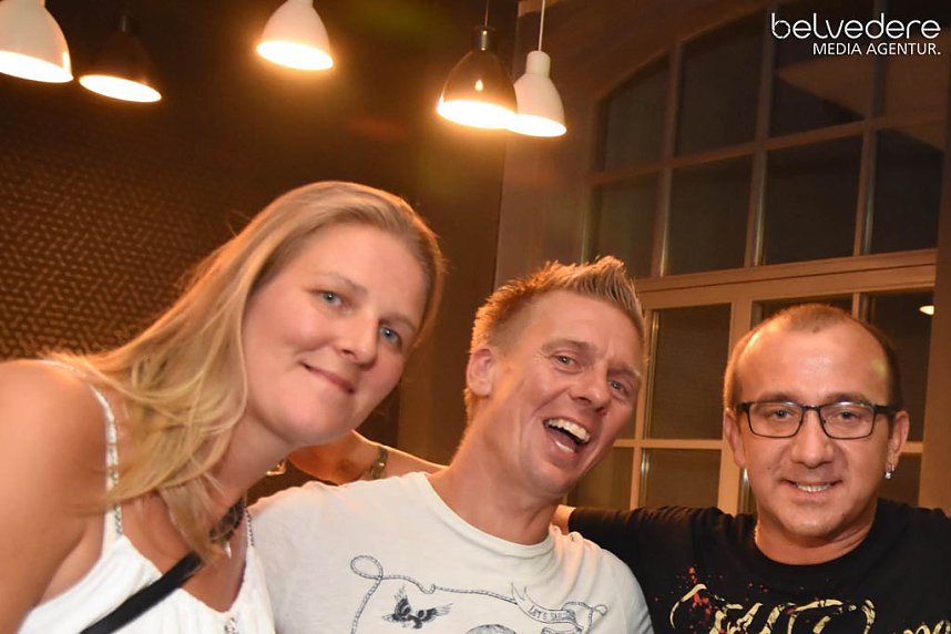 In den Sonntag hinein wurde in Nordhausen nicht nur auf den Pl&auml;tzen und Stra&szlig;e in der Innenstadt gefeiert, nach dem Ende Altstadtfest-Samstags ging es im Jugendclubhaus weiter... 