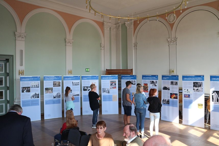 Mythos DDR - Ausstellung will zu Diskussionen anregen