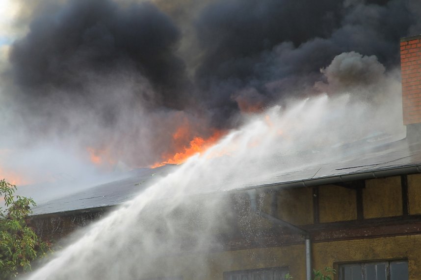 Gro&szlig;brand auf Bahnhofsgel&auml;nde