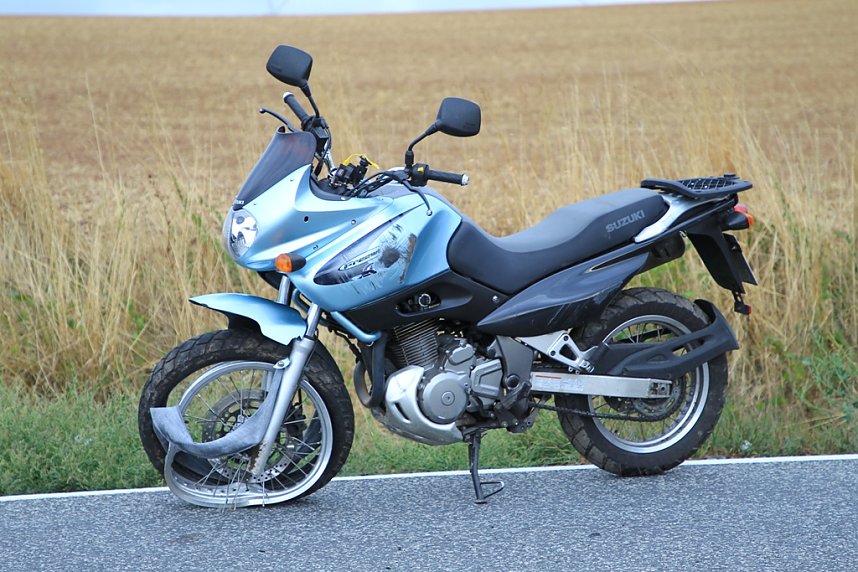 Motorradfahrerin verletzt