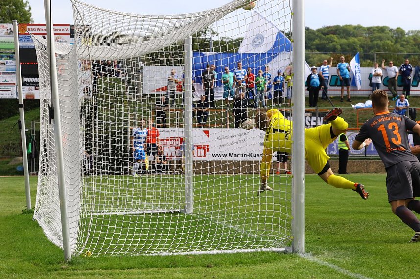 Entscheidung im Elfmeter-Schie&szlig;en