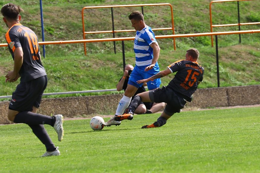 Entscheidung im Elfmeter-Schie&szlig;en