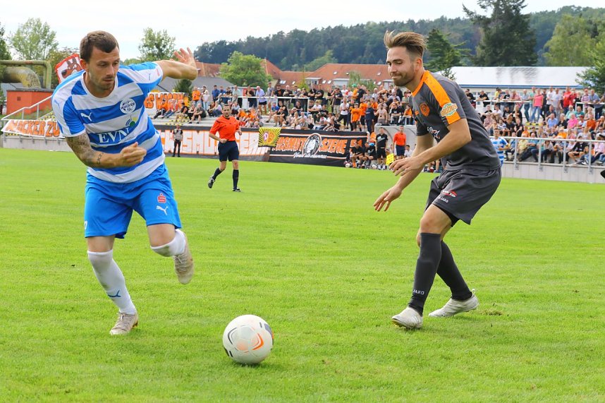 Entscheidung im Elfmeter-Schie&szlig;en