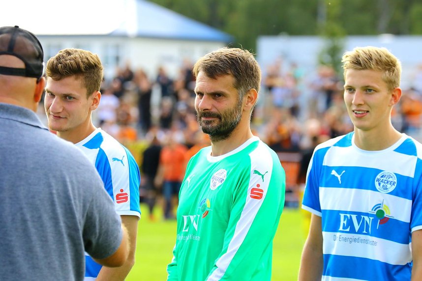 Entscheidung im Elfmeter-Schie&szlig;en