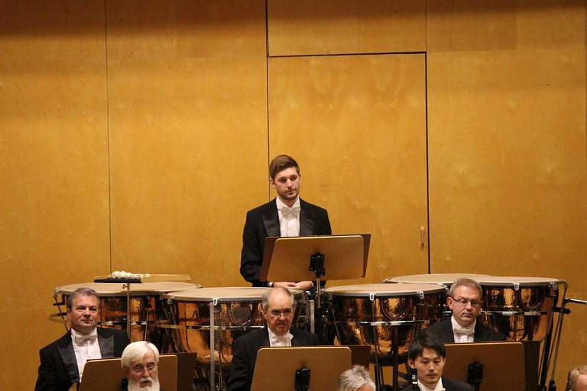 Virtuos im ersten Sinfoniekonzert