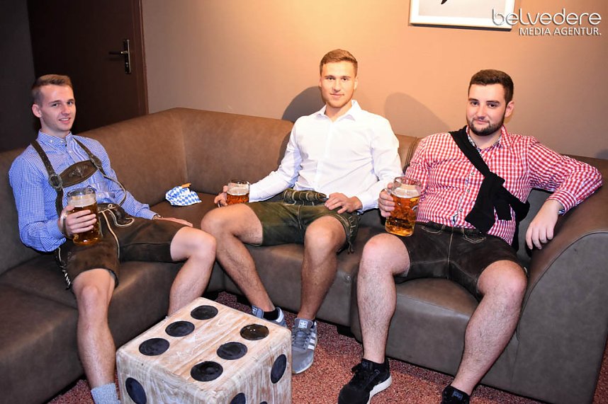 Oktoberfest im Jugendclubhaus